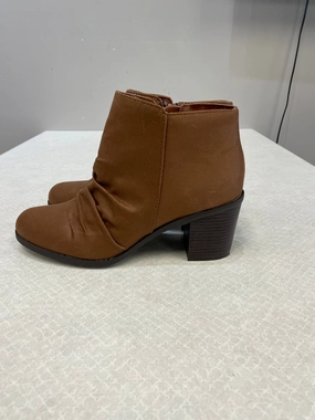 Boots Ankle Heels By Arizona In Brown, Size: 9