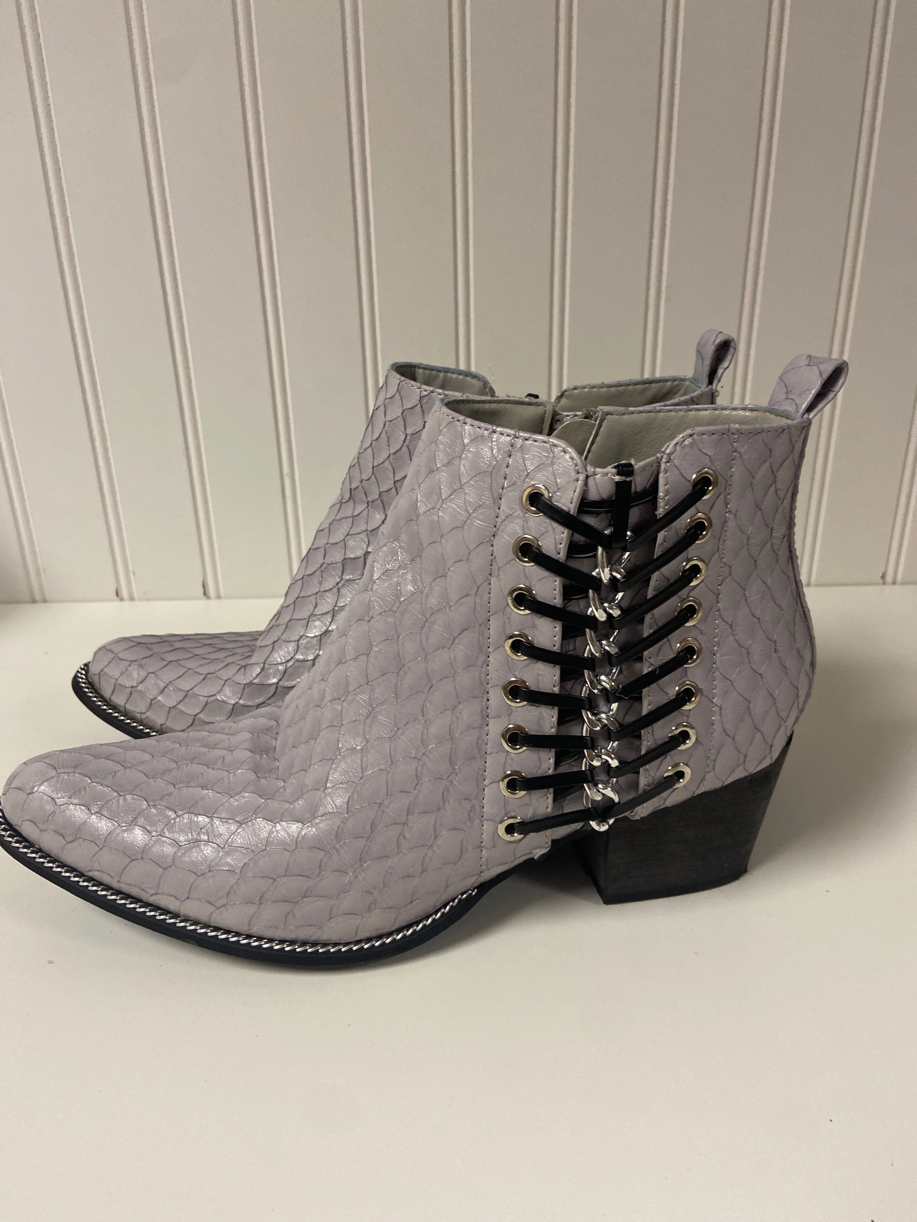 Boots Ankle Heels By Clothes Mentor In Purple, Size: 8