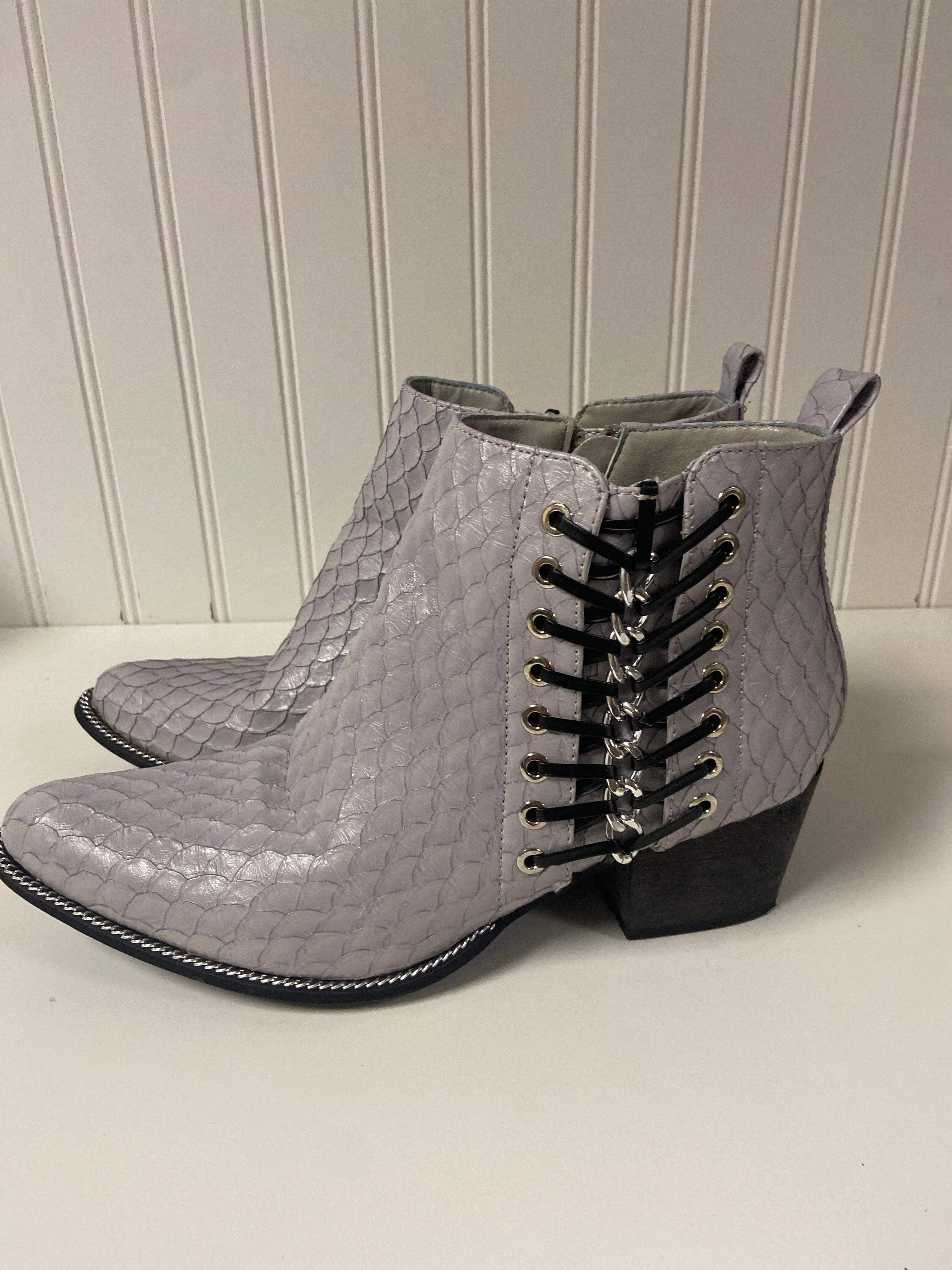 Boots Ankle Heels By Clothes Mentor In Purple, Size: 8