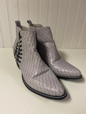 Boots Ankle Heels By Clothes Mentor In Purple, Size: 8