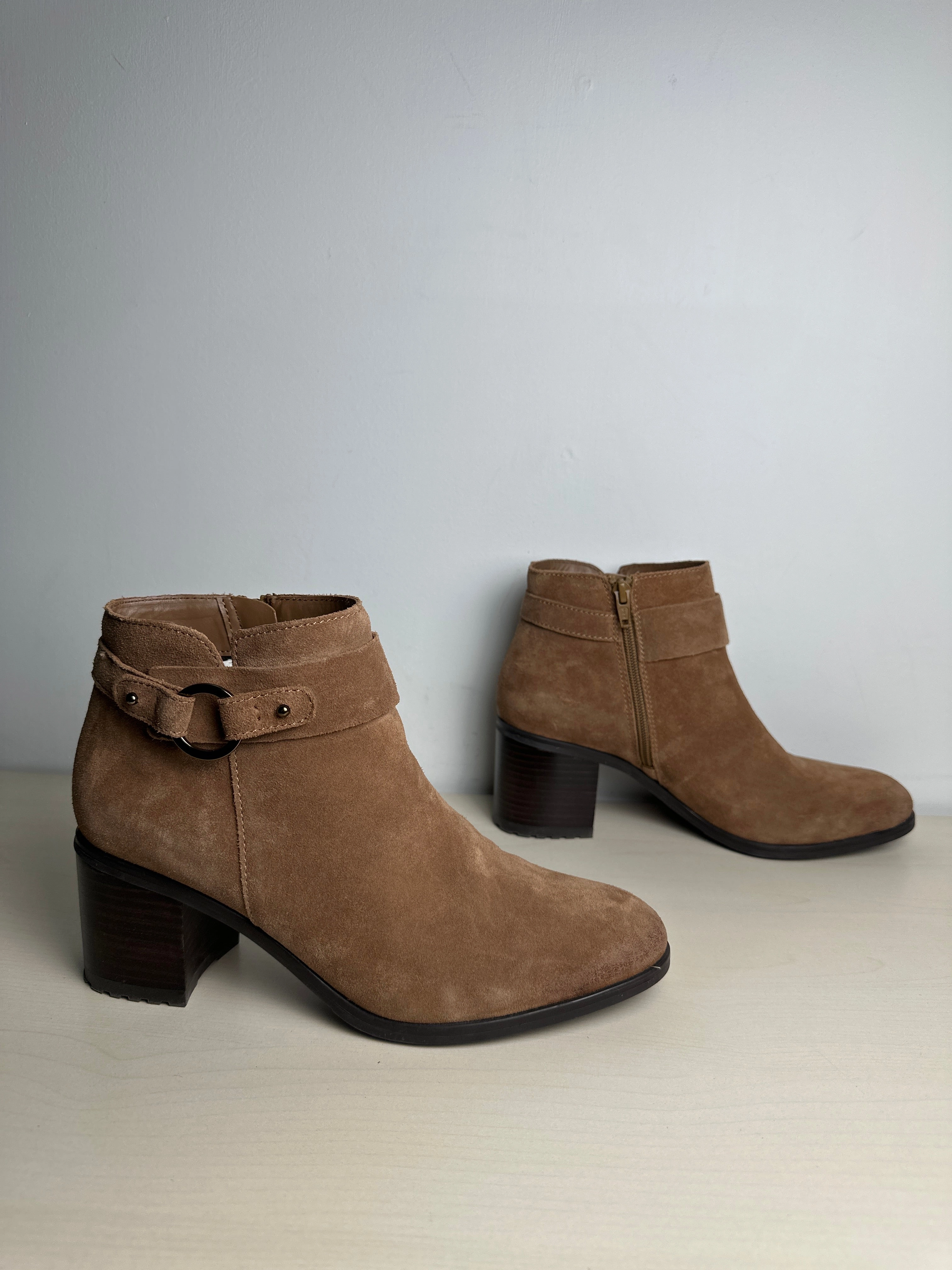 Boots Ankle Heels By Naturalizer In Brown, Size: 9