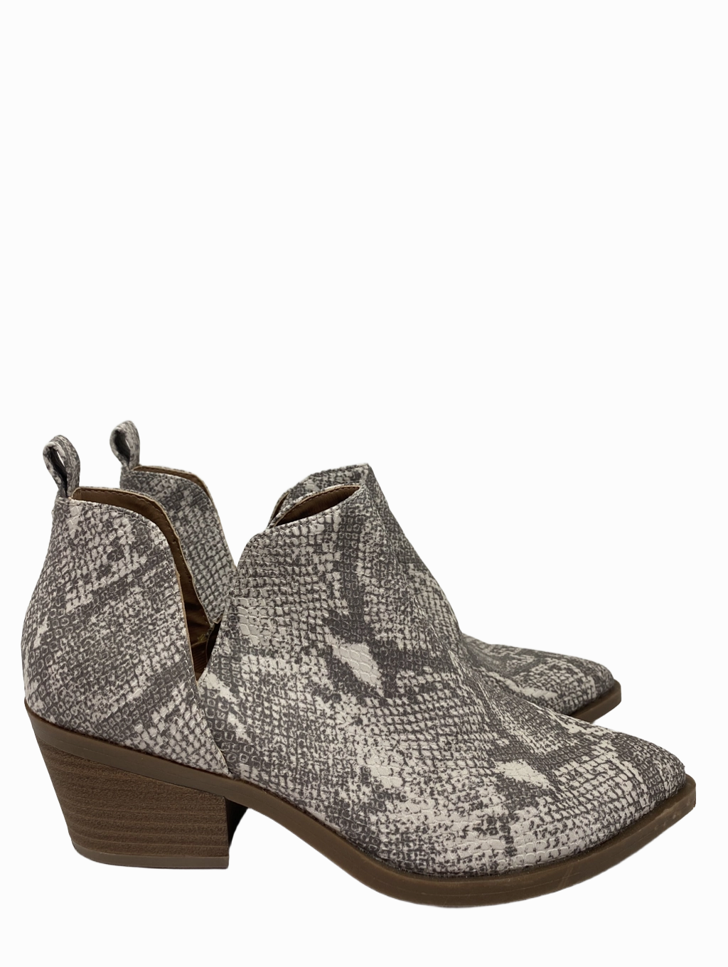 Boots Ankle Heels By Universal Thread  Size: 6.5