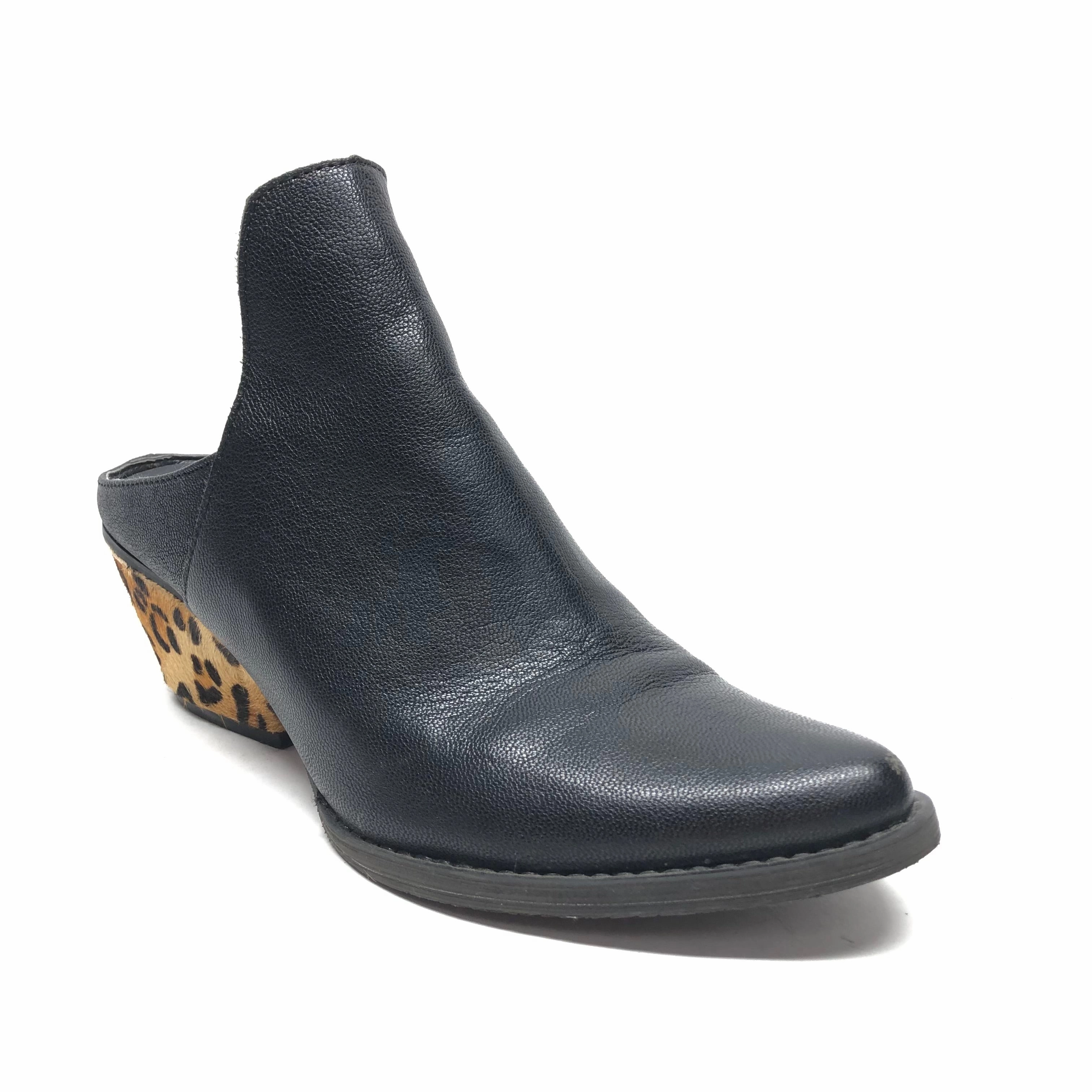 Boots Ankle Heels By Very Volatile In Black, Size: 6
