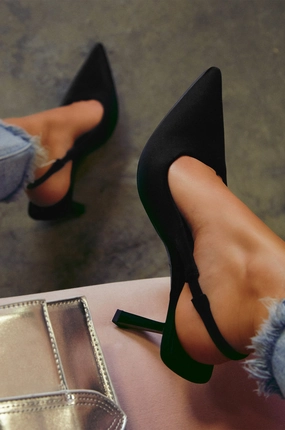 Caria Slingback Pumps - Black