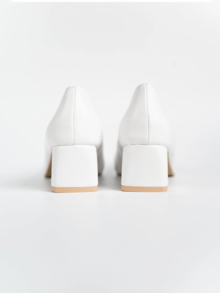 Clover Scallop Pointed Heels