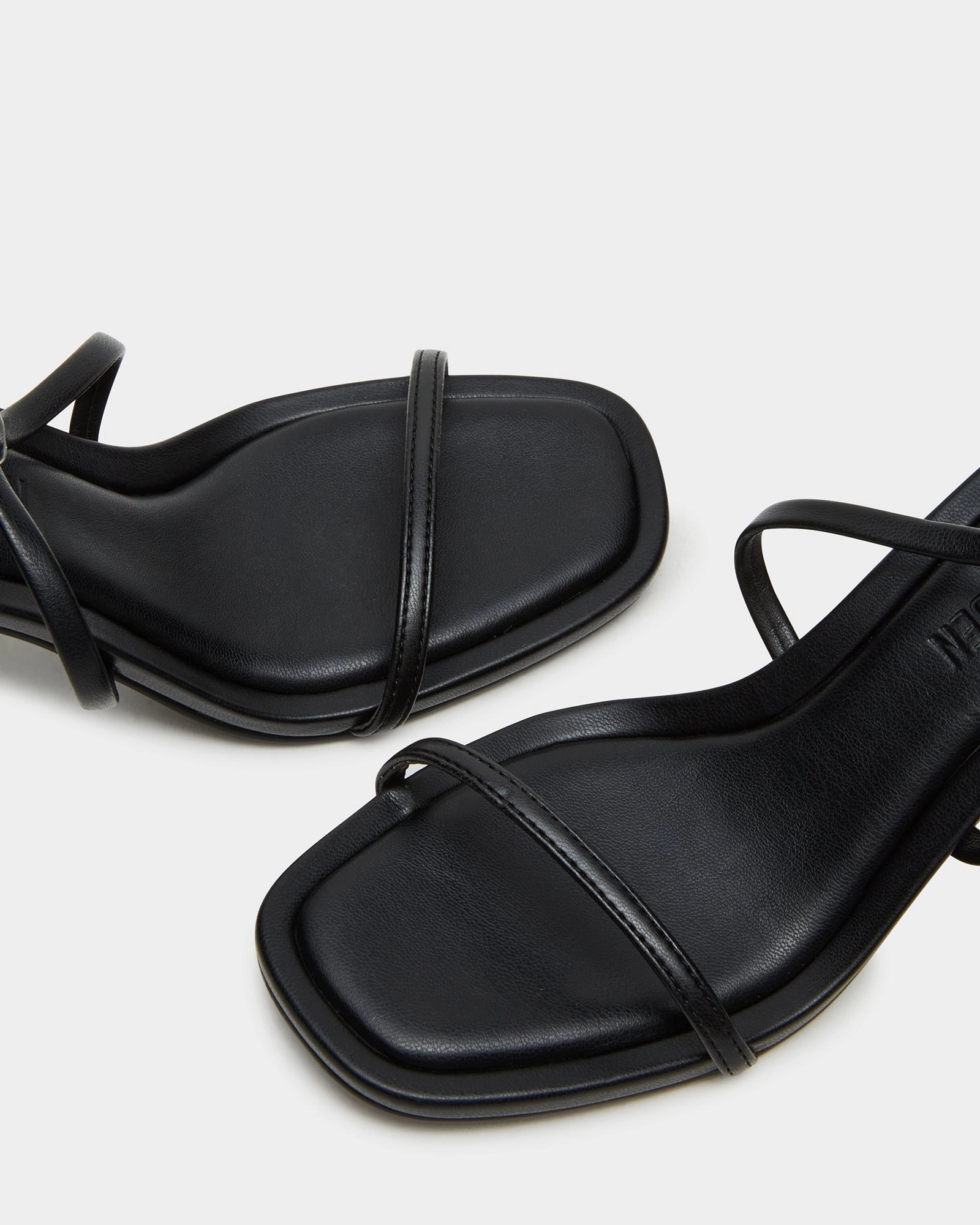 DEMURE BLACK