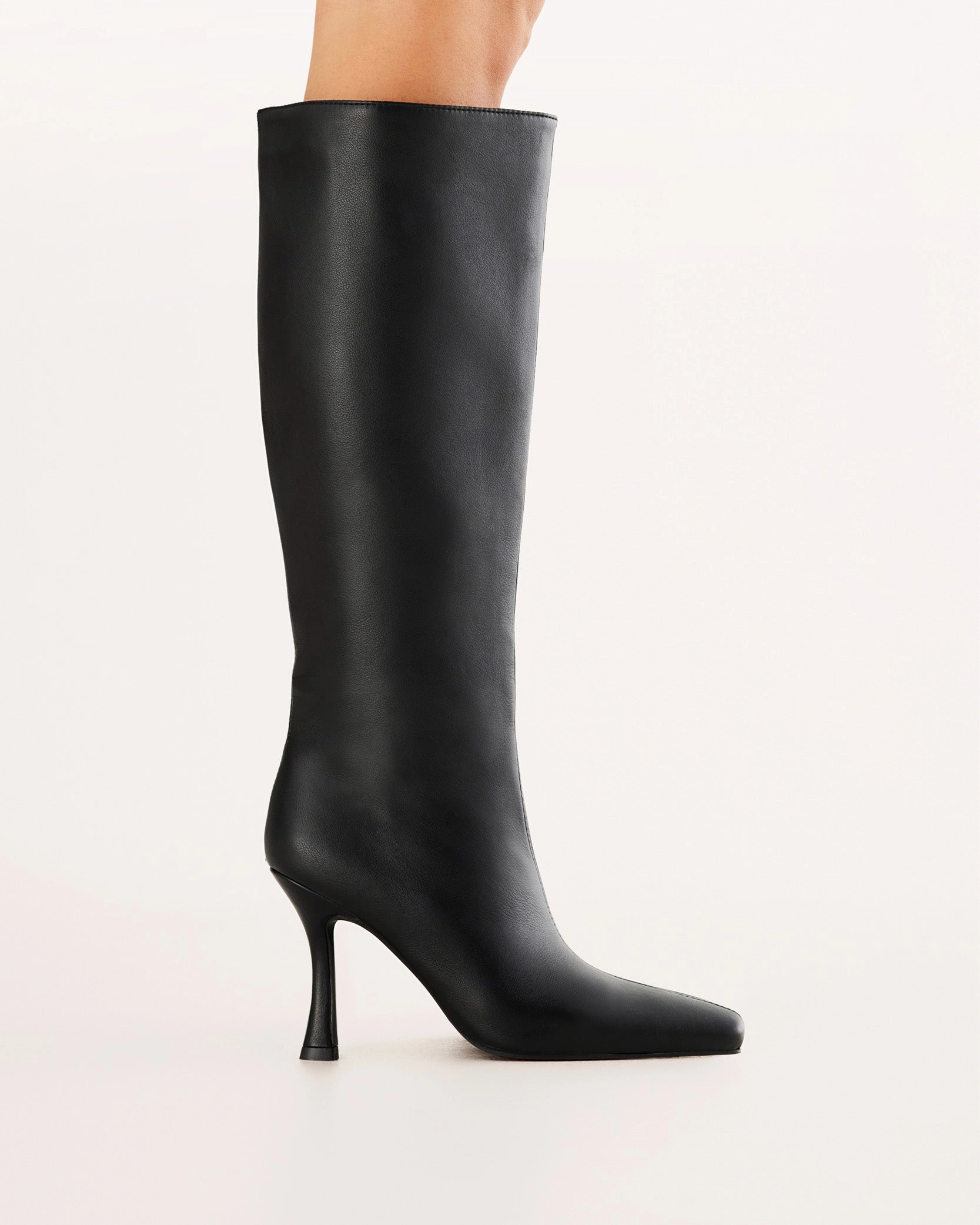 FINCH - BLACK