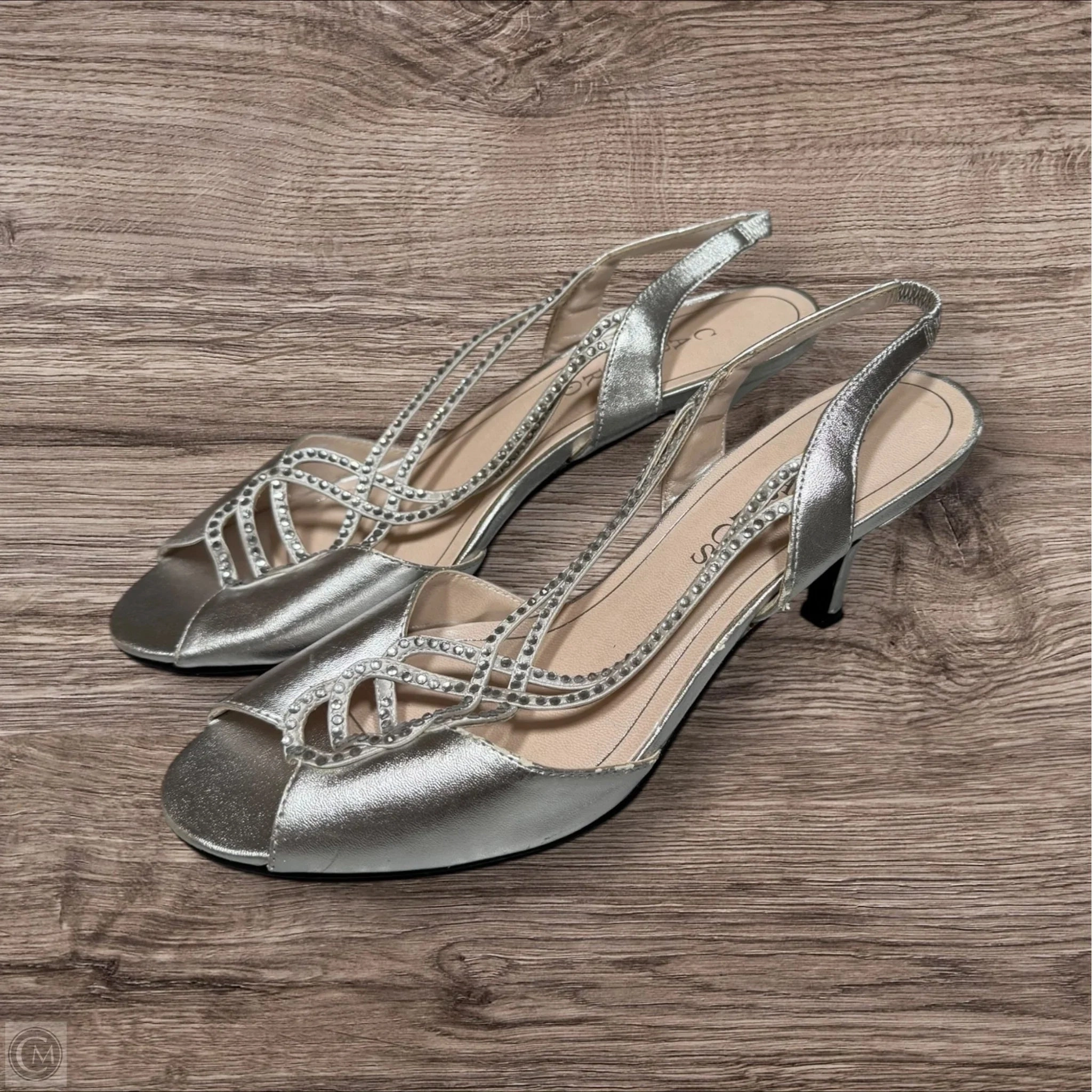 Sandals Heels Kitten By Clothes Mentor In Silver, Size: 8