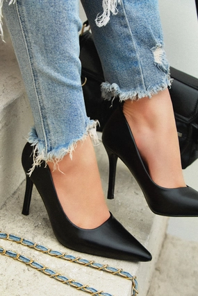 She's A Boss Heel Pumps - Black