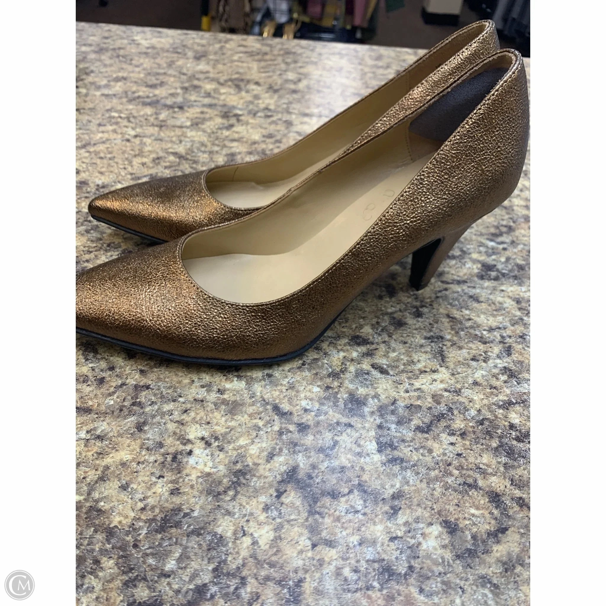 Shoes Heels Kitten By Naturalizer In Gold, Size: 7.5
