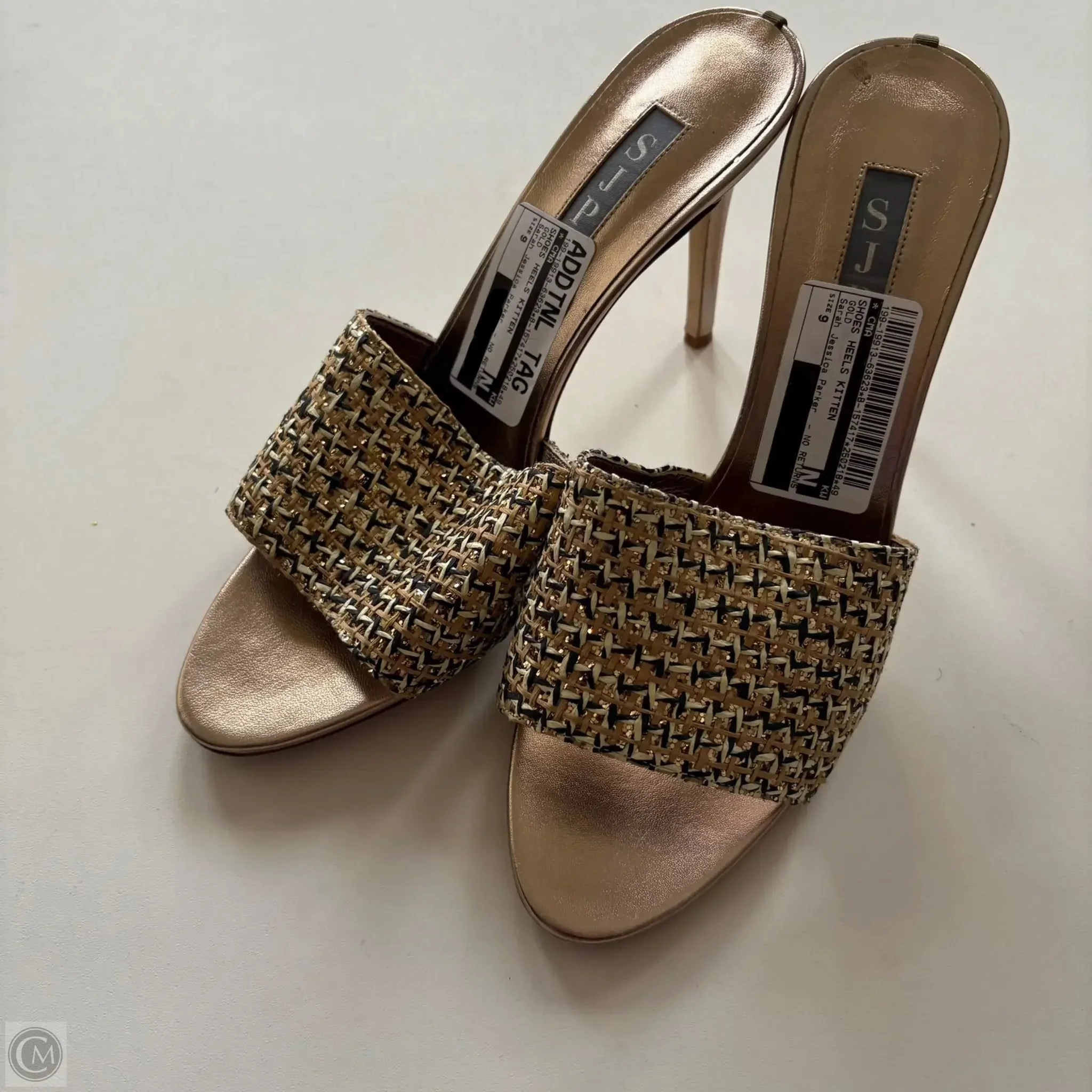 Shoes Heels Kitten By Sarah Jessica Parker In Gold, Size: 9