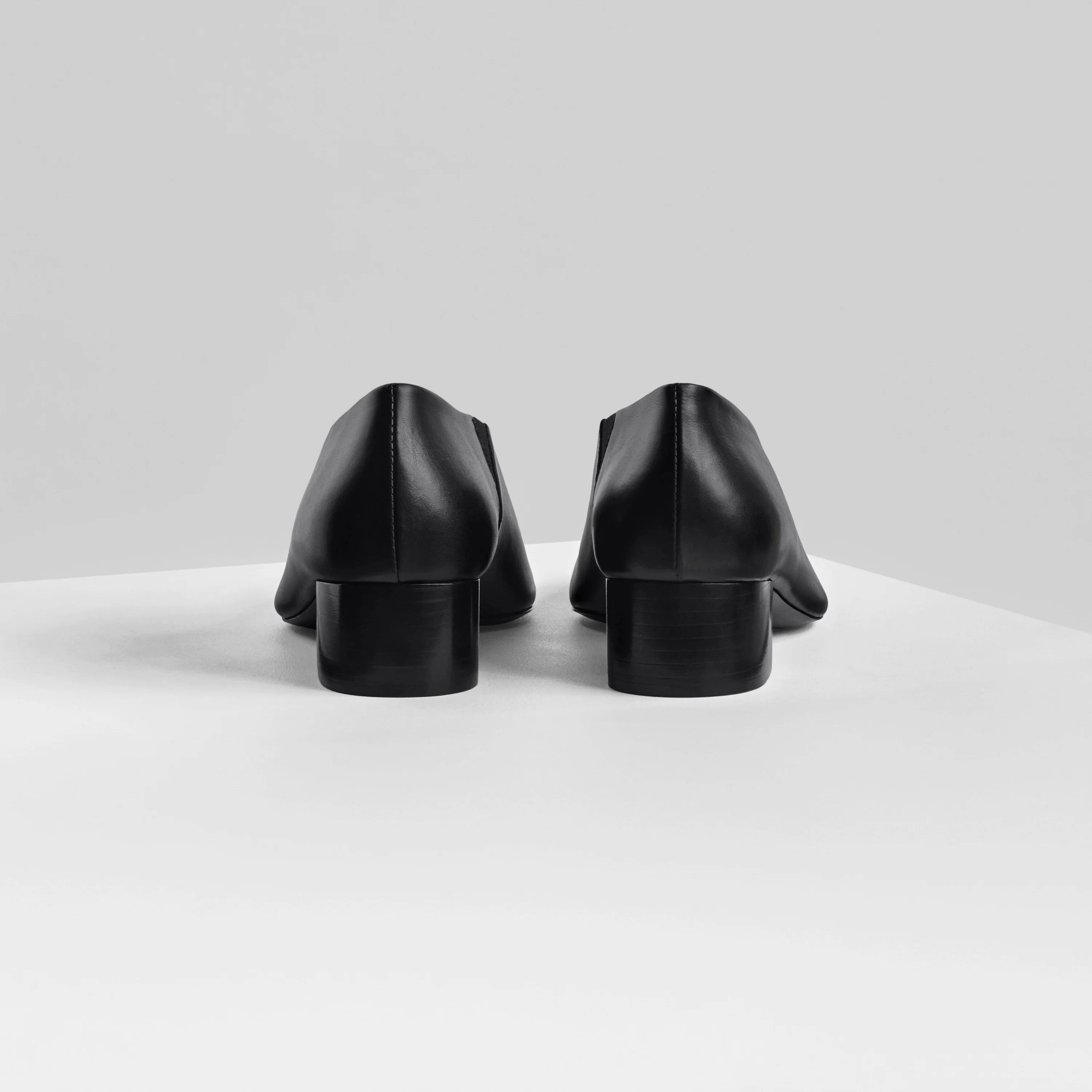SQUARE EDGE TOE SLIP ON | black leather