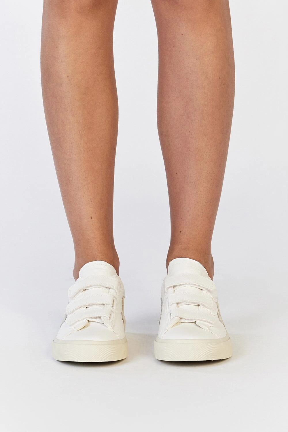 VEJA RECIFE EXTRA WHITE NATURAL